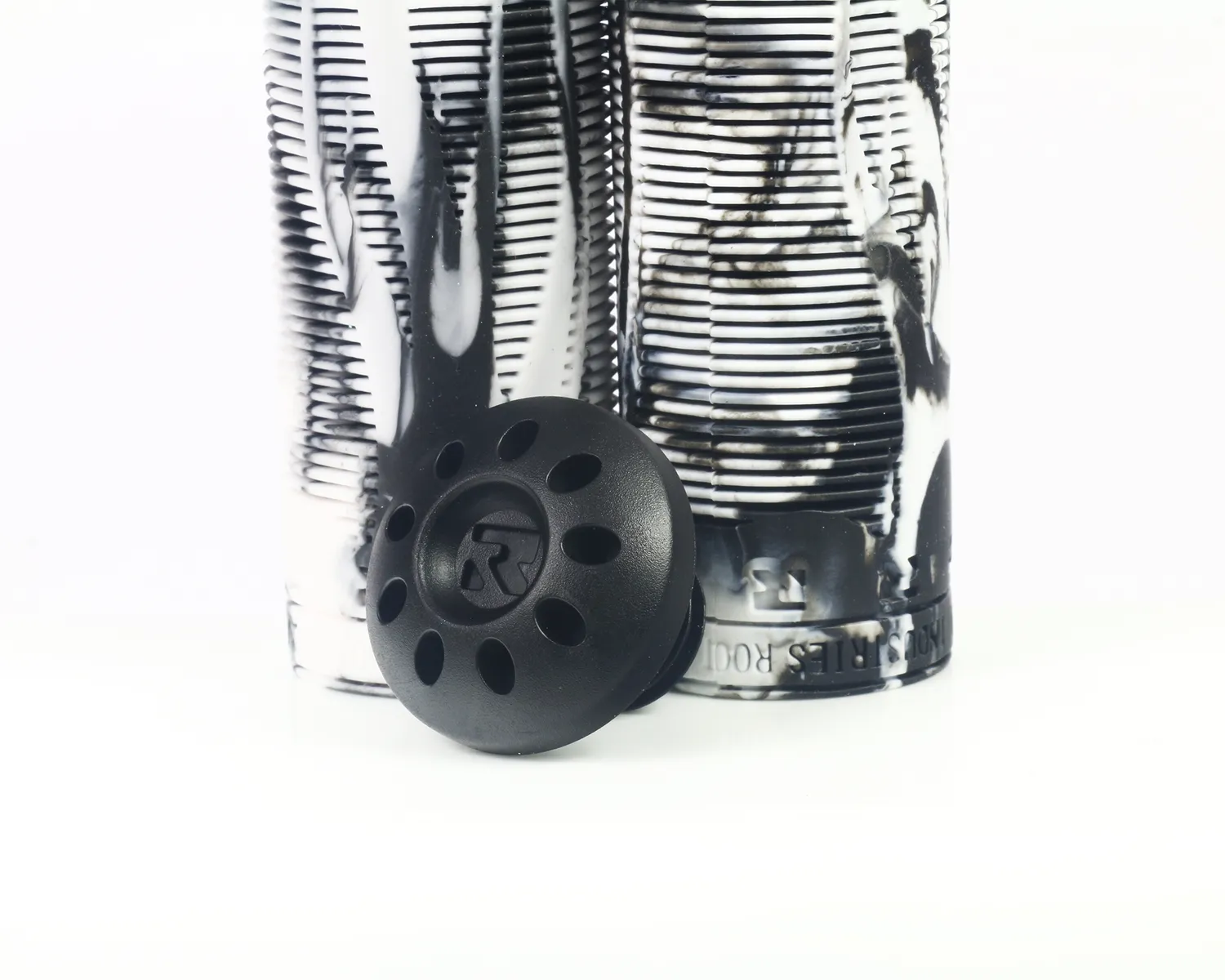 Root Industries AIR R2 styrehandtag White Black mjuka 175mm