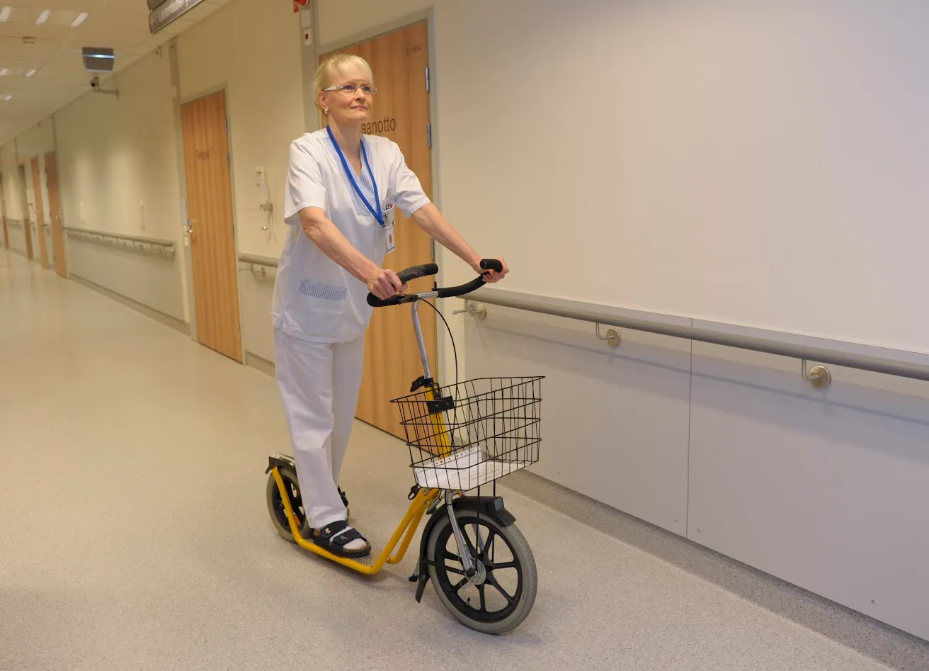 ESLA 4103 sparkcykel industrimodell massiva däck