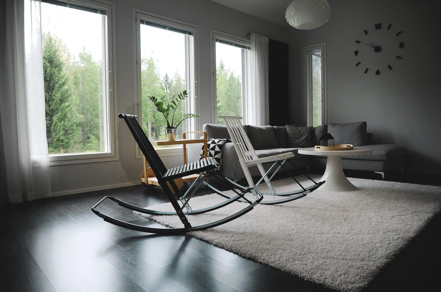 ESLA Nordic gungstol i trä nordisk design